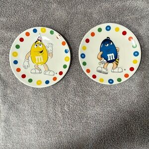 M&M dessert plates